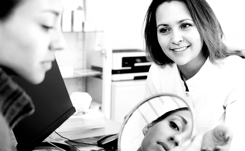 medecin esthetique avec patient